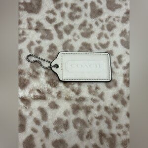 Coach White Leather hang tag